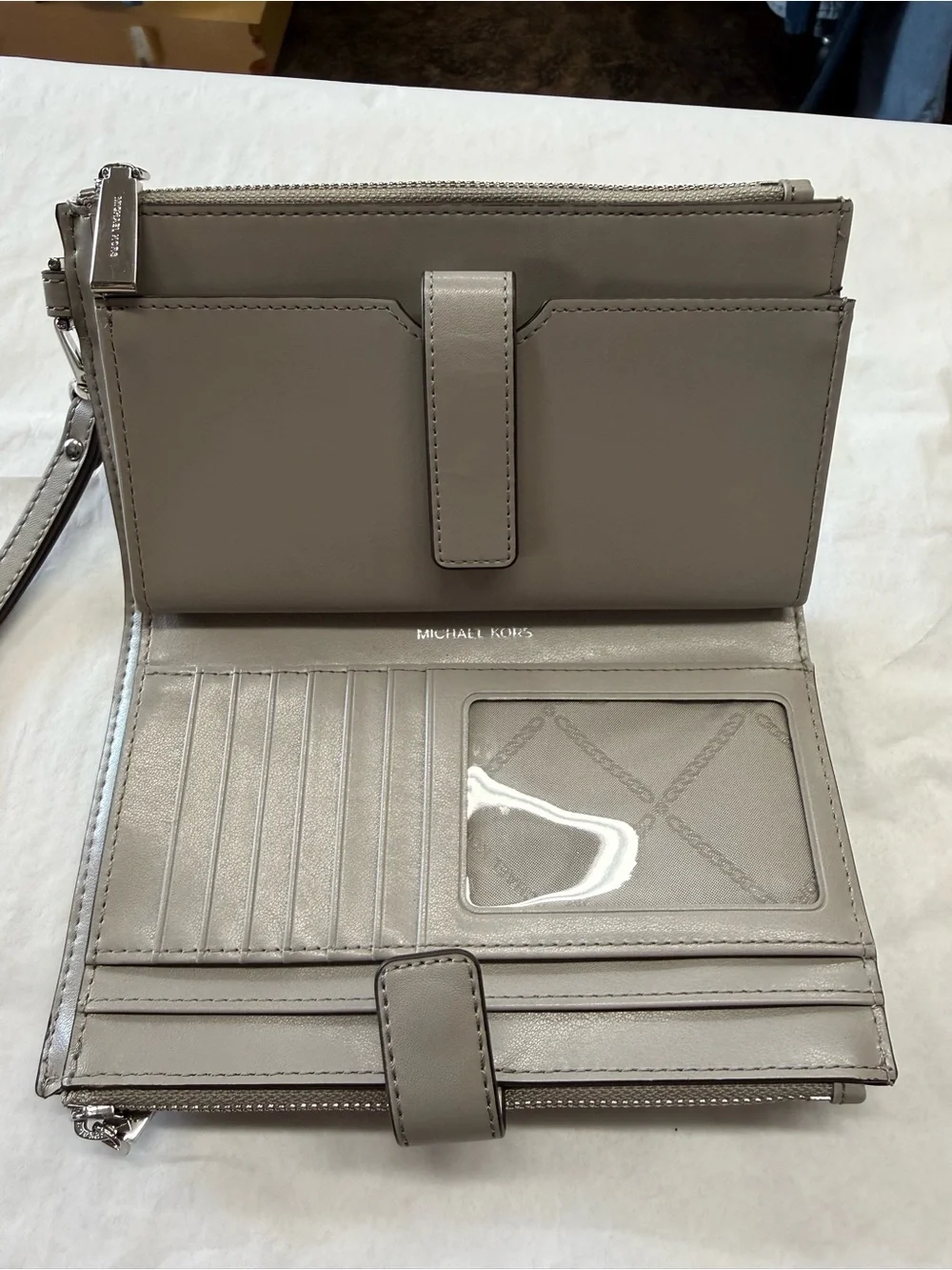 Michael Kors Jet Set Travel Double Zip Wristlet MK Signature Gray Like New